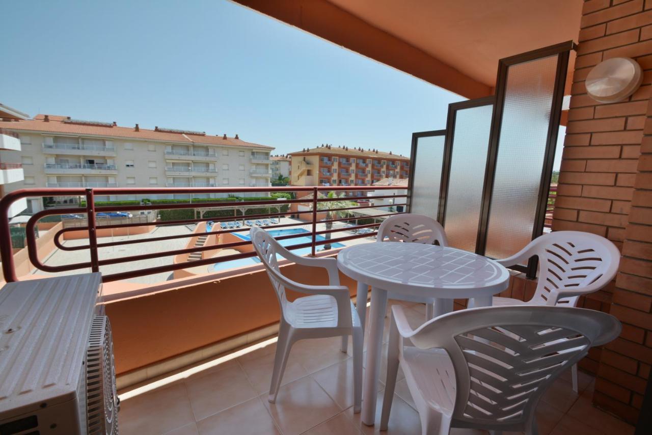 Apartamentos Familiares Sa Gavina Estartit Лестартит Екстериор снимка
