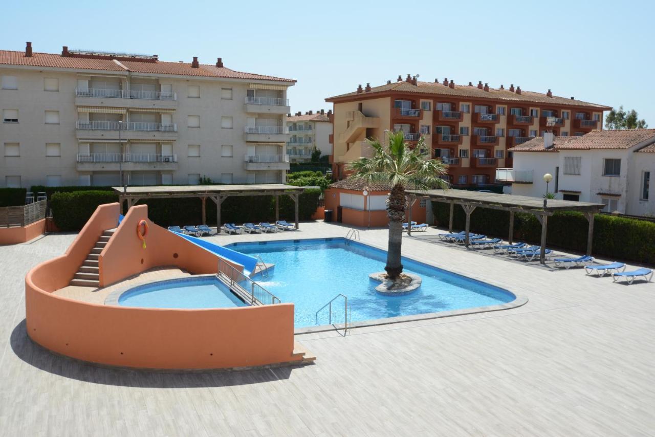 Apartamentos Familiares Sa Gavina Estartit Лестартит Екстериор снимка